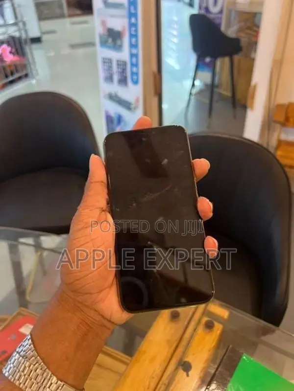 Apple iPhone XS (Used)