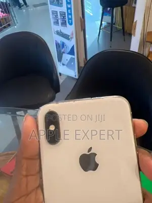 Apple iPhone XS (Used)