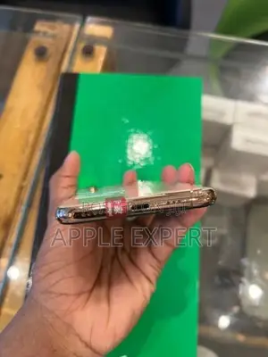 Apple iPhone XS (Used)