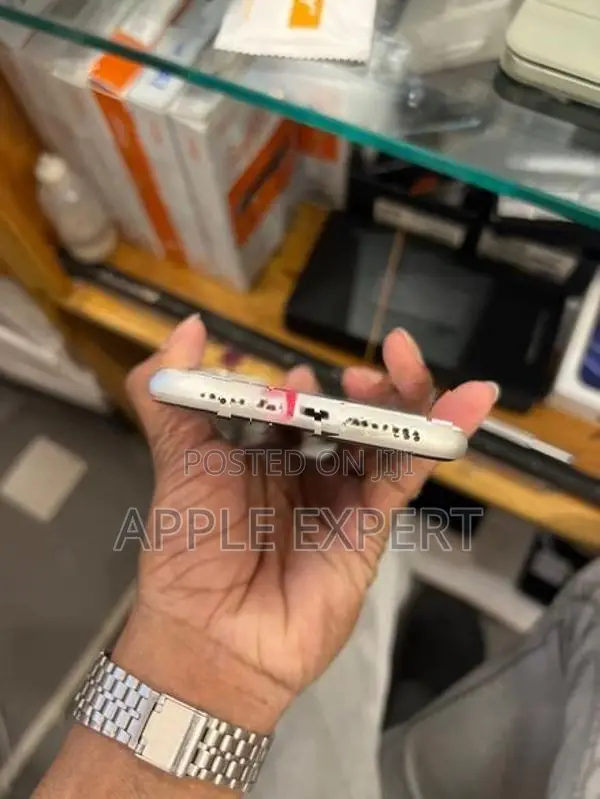 Apple iPhone 11 (Used)