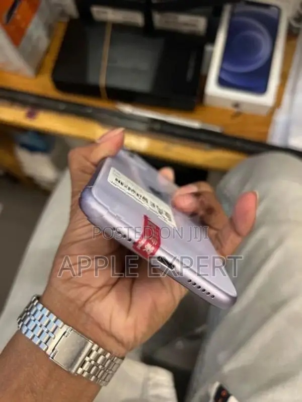 Apple iPhone 11 (Used)