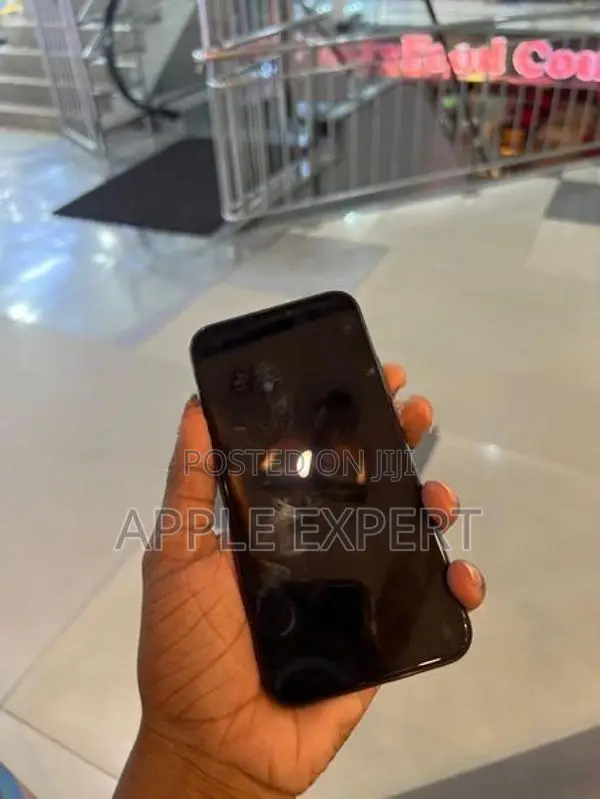 Apple iPhone XS (Used)