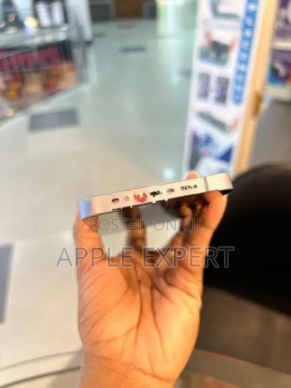 Apple iPhone 14 (Used)
