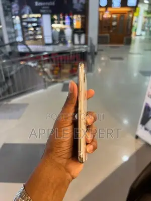 Apple iPhone XS (Used)
