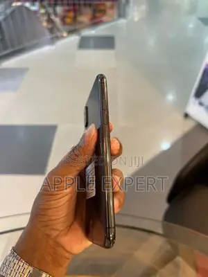 Apple iPhone XS (Used)