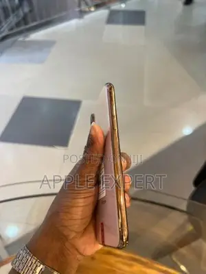 Apple iPhone XS (Used)