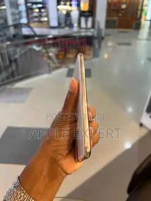 Apple iPhone XS (Used)