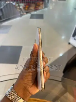 Apple iPhone XS (Used)