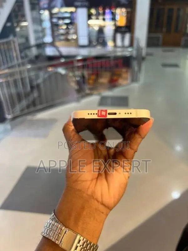 Apple iPhone 13 (Used)