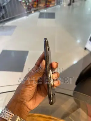Apple iPhone XS (Used)