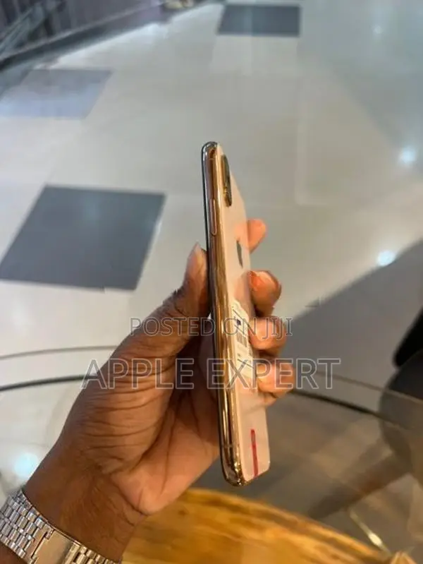 Apple iPhone XS (Used)