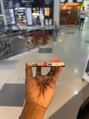 Apple iPhone XS (Used)