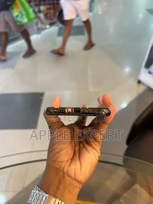 Apple iPhone XS (Used)