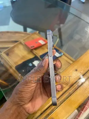 Apple iPhone 14 (Used)