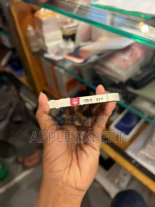 Apple iPhone 13 (Used)