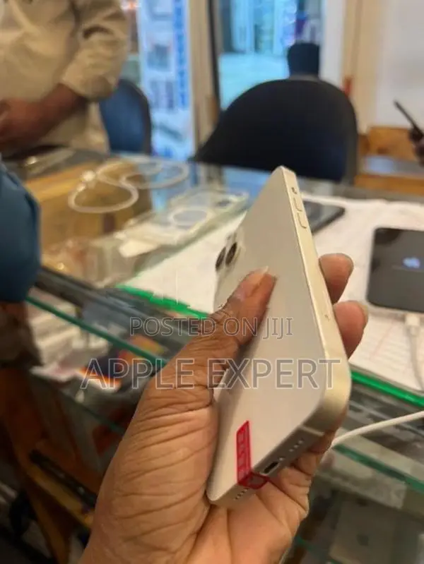 Apple iPhone 13 (Used)