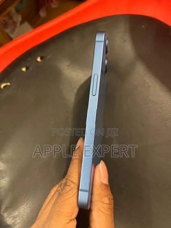 Apple iPhone 13 (Used)