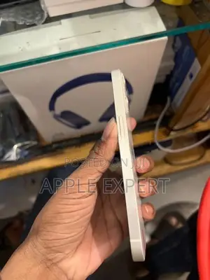 Apple iPhone 13 (Used)