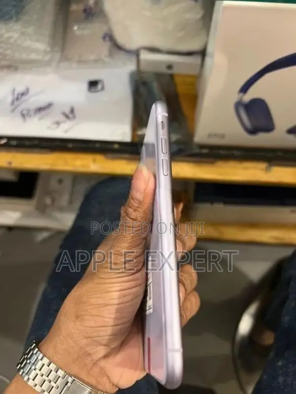 Apple iPhone 11 (Used)