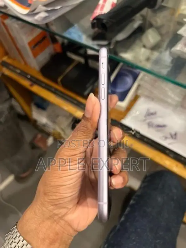 Apple iPhone 11 (Used)