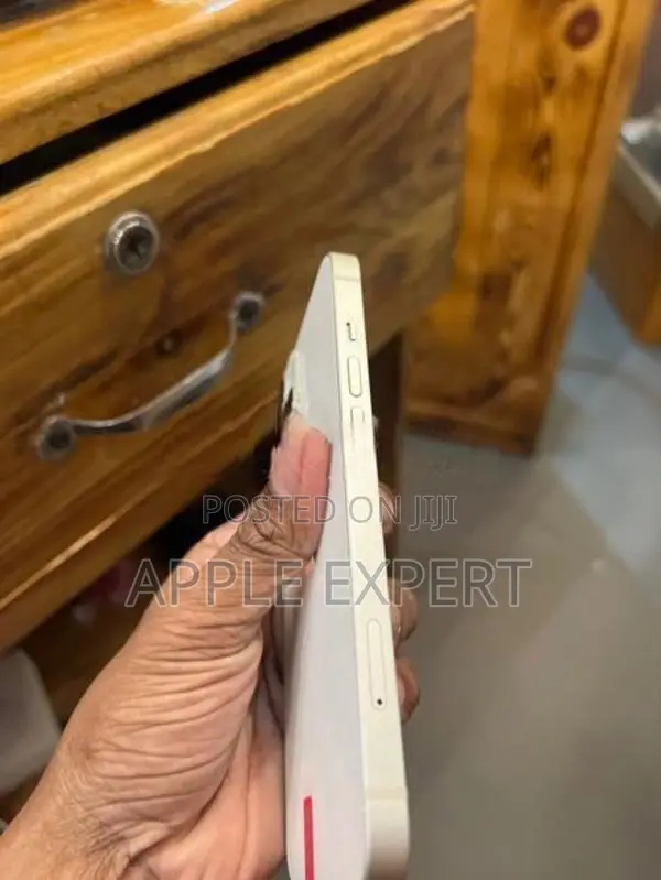 Apple iPhone 13 (Used)