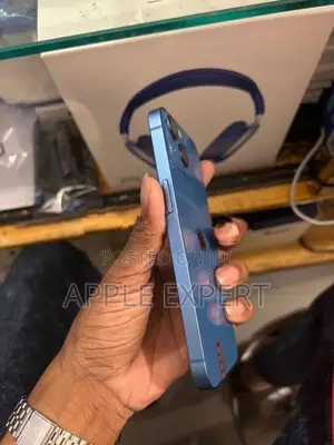 Apple iPhone 13 (Used)