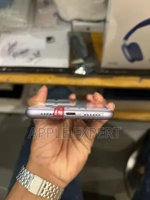 Apple iPhone 11 (Used)