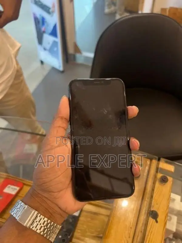Apple iPhone 11 Pro (Used)
