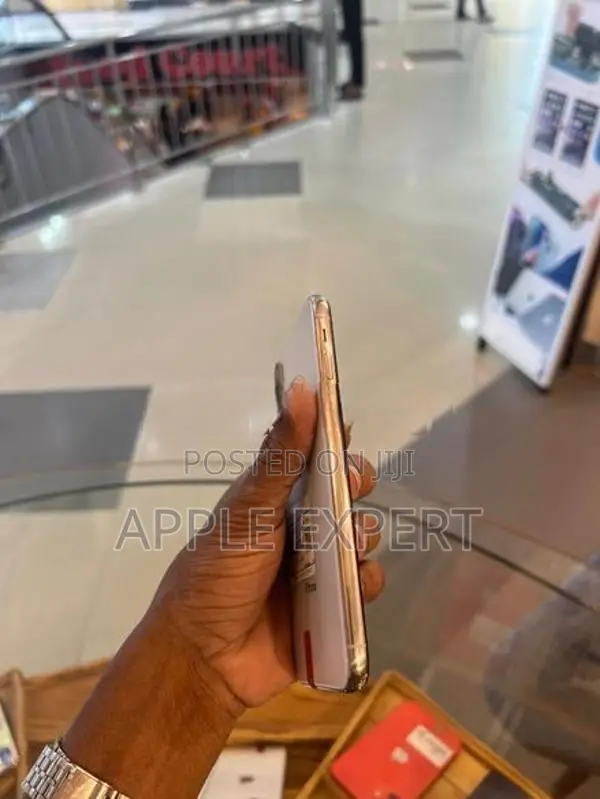 Apple iPhone XS (Used)