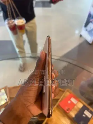 Apple iPhone XS (Used)