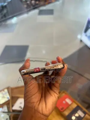 Apple iPhone XS (Used)