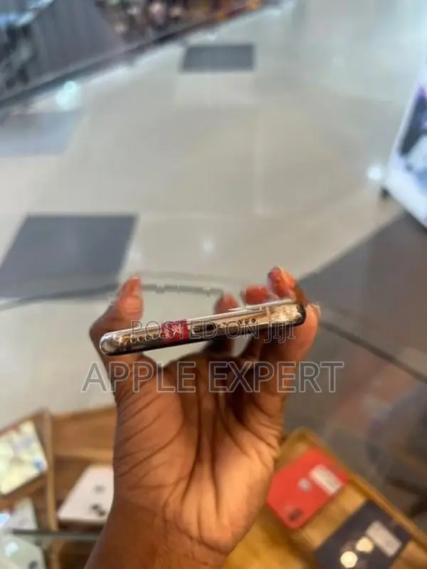 Apple iPhone XS (Used)