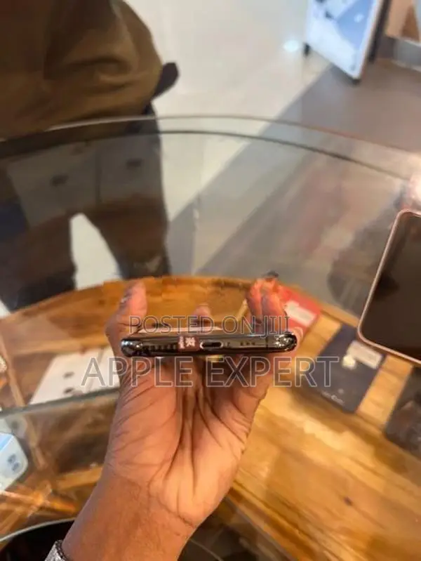 Apple iPhone XS (Used)