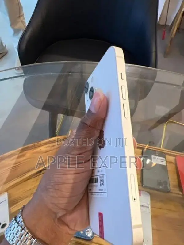 Apple iPhone 13 (Used)