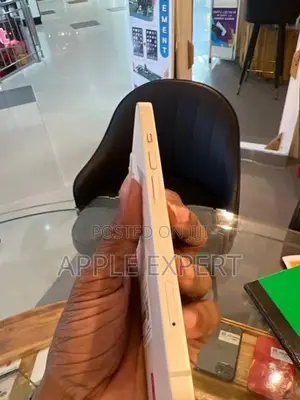 Apple iPhone 13 (Used)