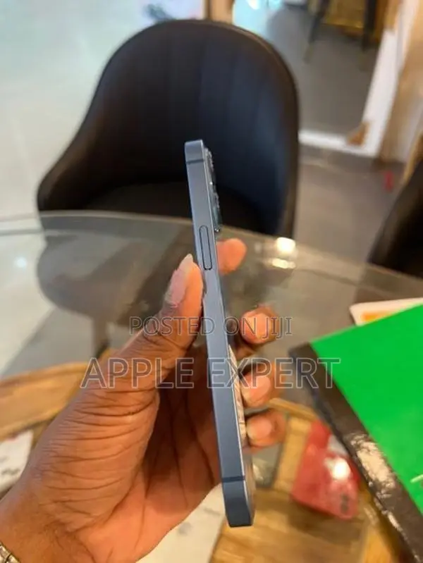 Apple iPhone 13 (Used)