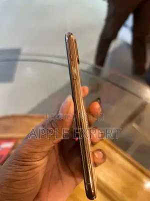 Apple iPhone XS (Used)
