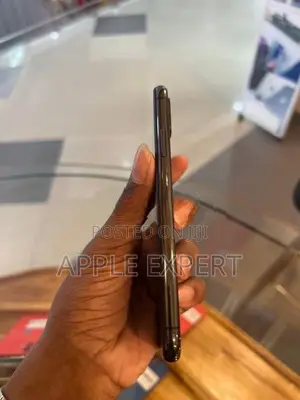 Apple iPhone XS (Used)