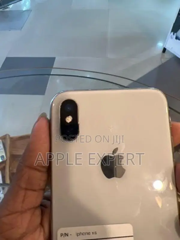 Apple iPhone XS (Used)
