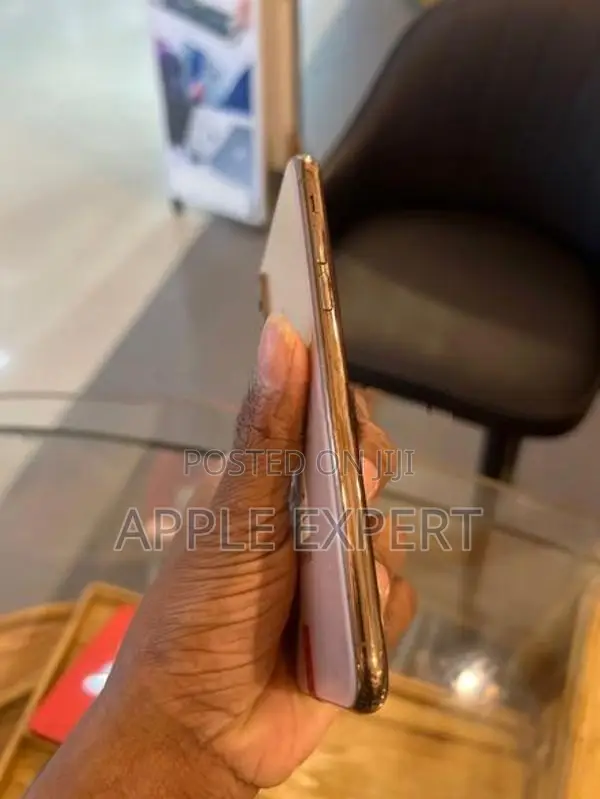 Apple iPhone XS (Used)