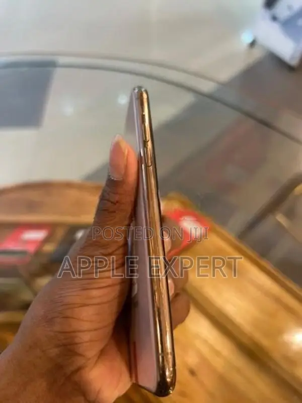 Apple iPhone XS (Used)