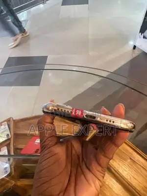 Apple iPhone XS (Used)