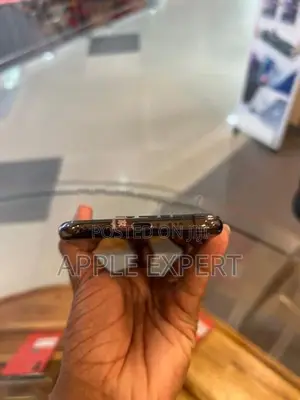 Apple iPhone XS (Used)