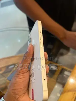 Apple iPhone 13 (Used)