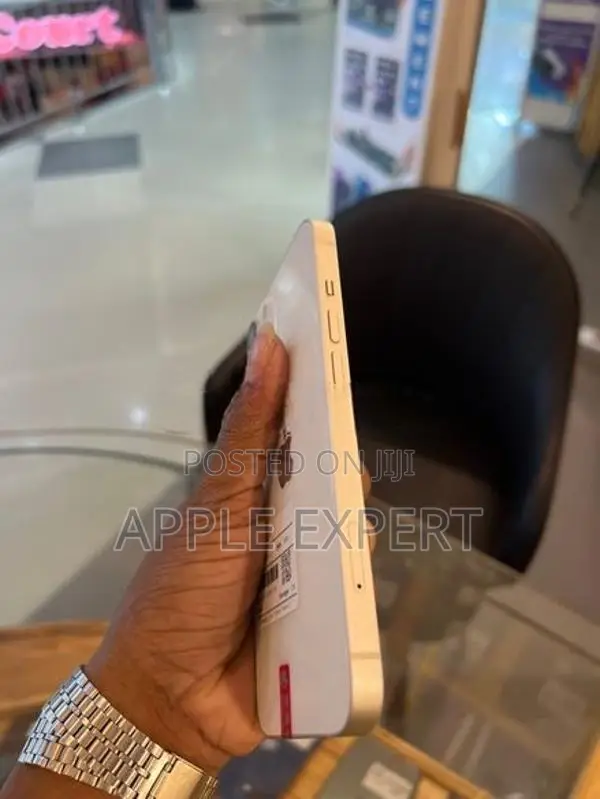 Apple iPhone 13 (Used)