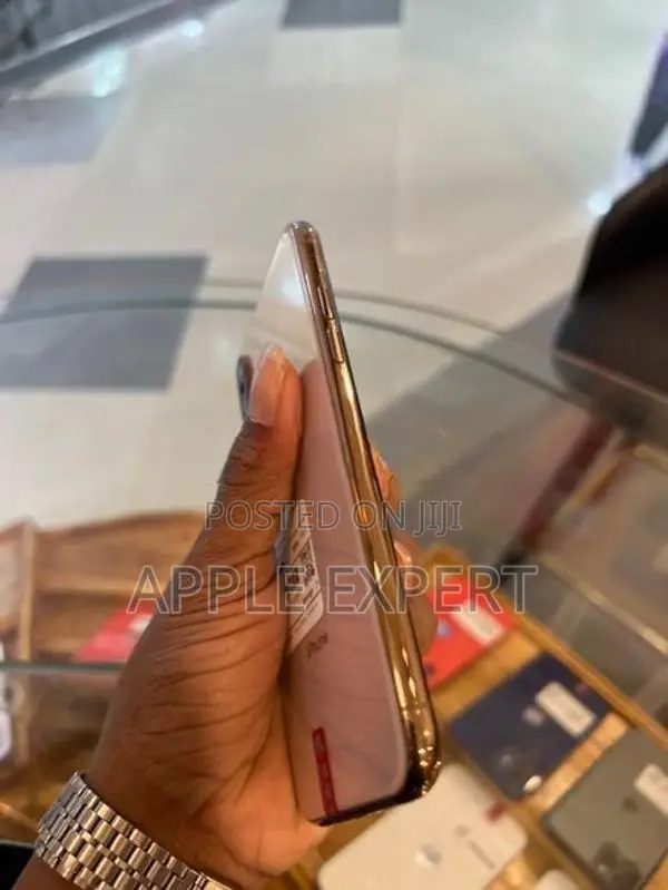 Apple iPhone XS (Used)