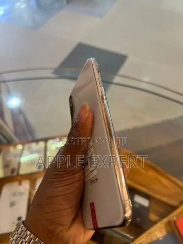 Apple iPhone XS (Used)
