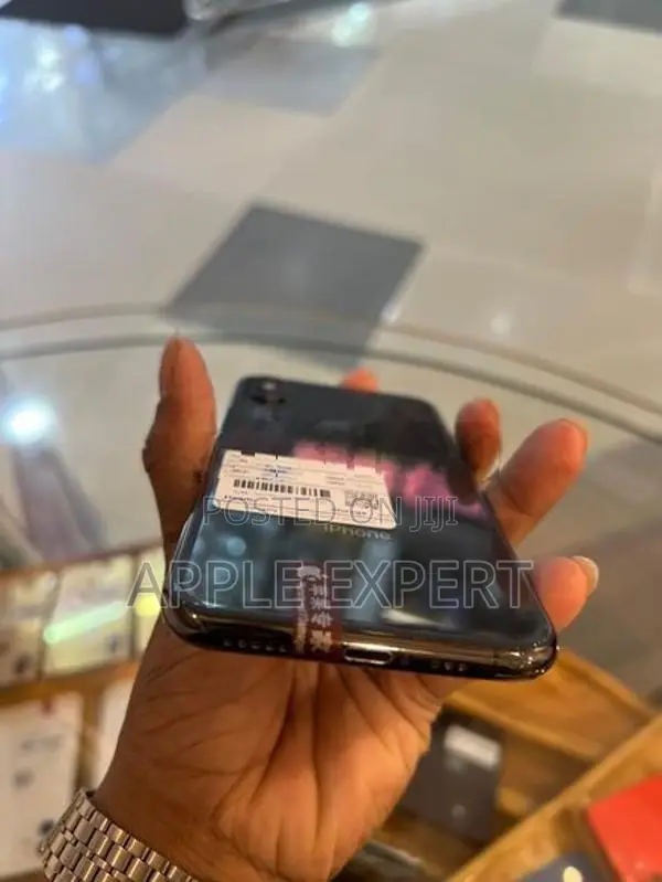 Apple iPhone XS (Used)