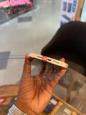 Apple iPhone 13 (Used)