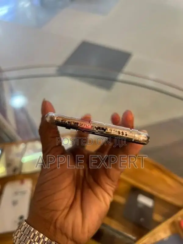 Apple iPhone XS (Used)